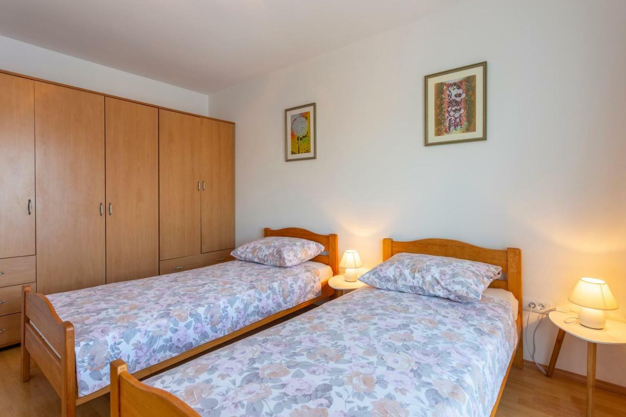 Apartment Anna With Free Private Parking Пула Экстерьер фото