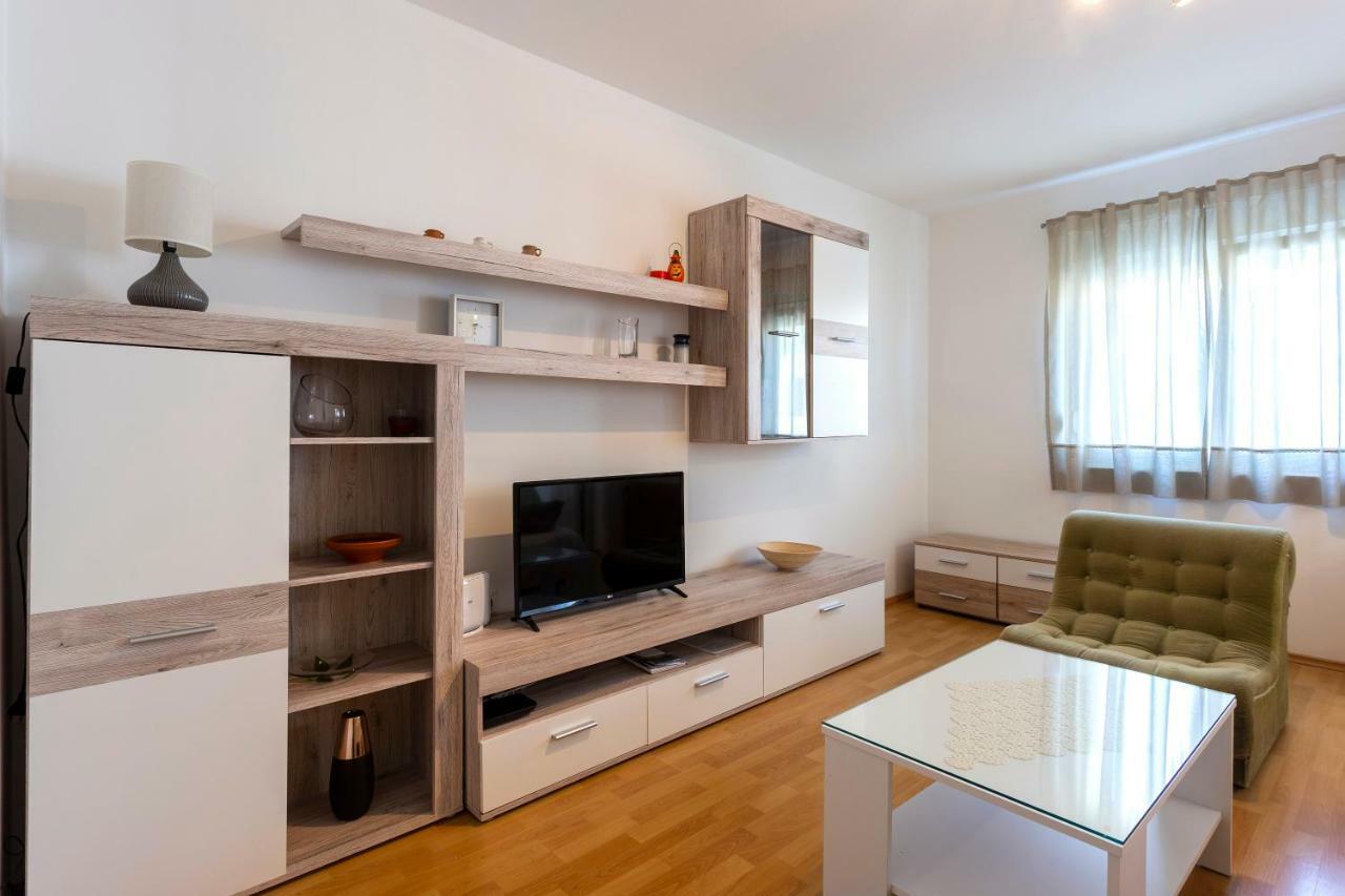 Apartment Anna With Free Private Parking Пула Экстерьер фото